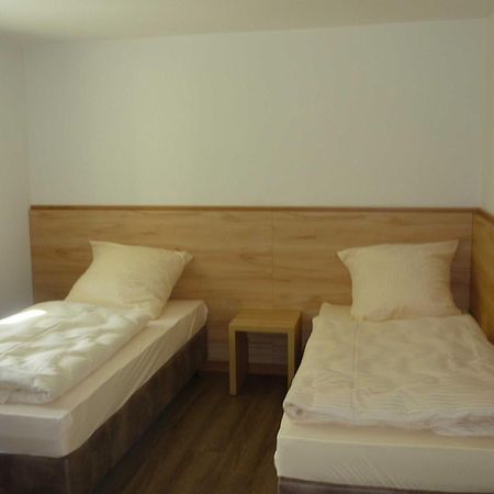 Ferienwohnungen Beim Hotel Zur Post, Erlau 埃劳 外观 照片